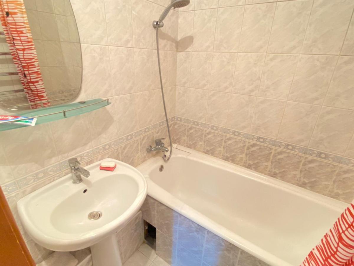 Самал Apartamento Almaty Exterior foto